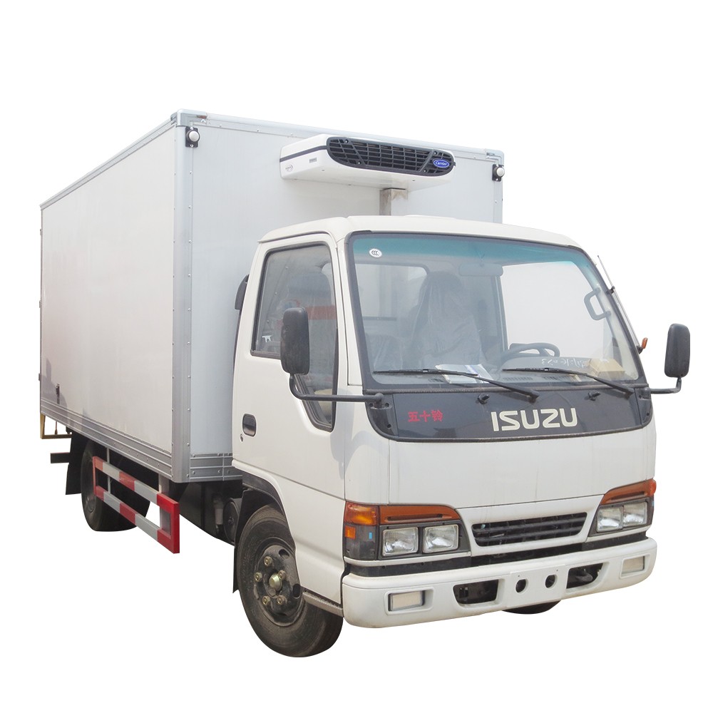 Caminhão refrigerado de 6 rodas e 2 toneladas